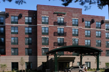 Exterior of the Courtyard by Marriott hotel in Saratoga Springs, NY